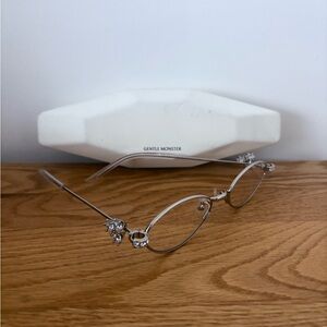 Gentle Monster Silver Decorative Oval Eyewear